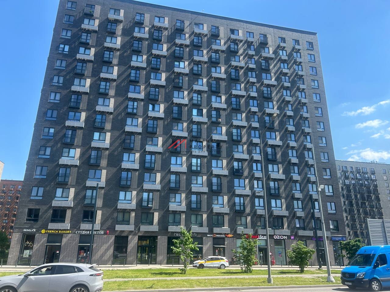 Продажа помещения с арендатором Красное и Белое