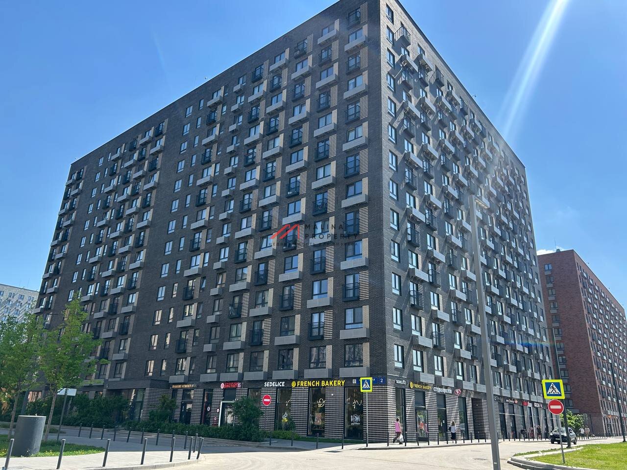 Продажа помещения с арендатором Красное и Белое
