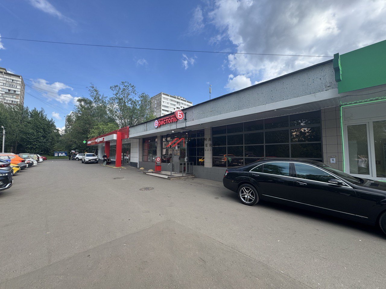 Продажа торгового помещения с алкомаркетом Бристоль