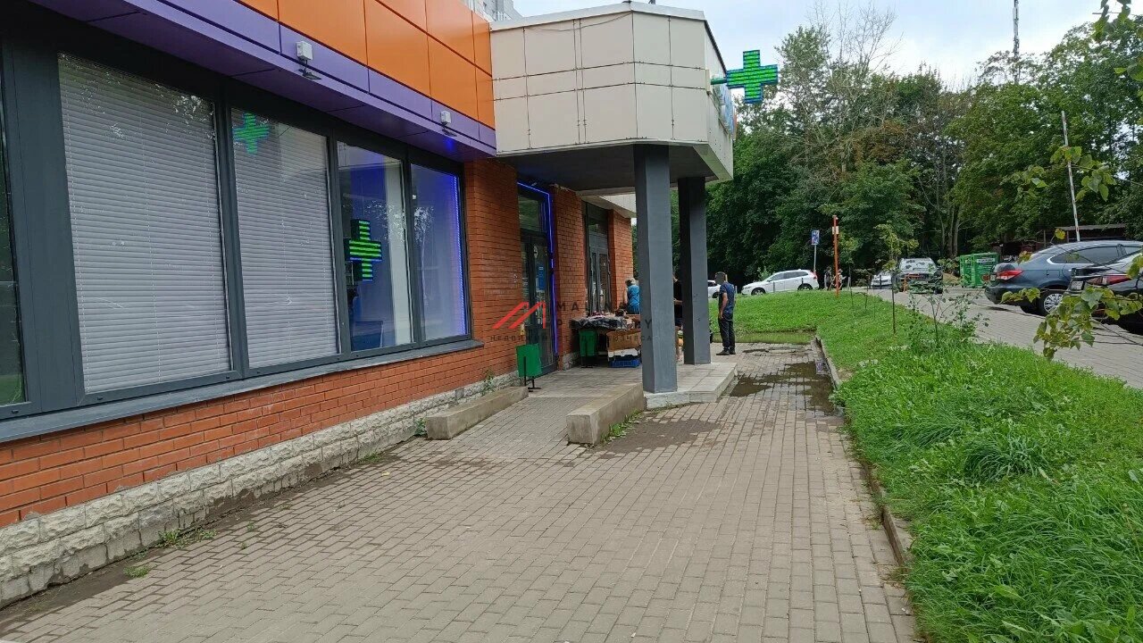 Аренда торгового помещения  рядом с Дикси 