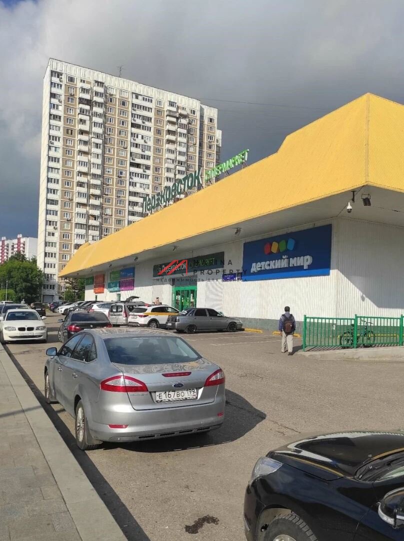 Продажа торгового центра "Петровский" у м. Новопеределкино