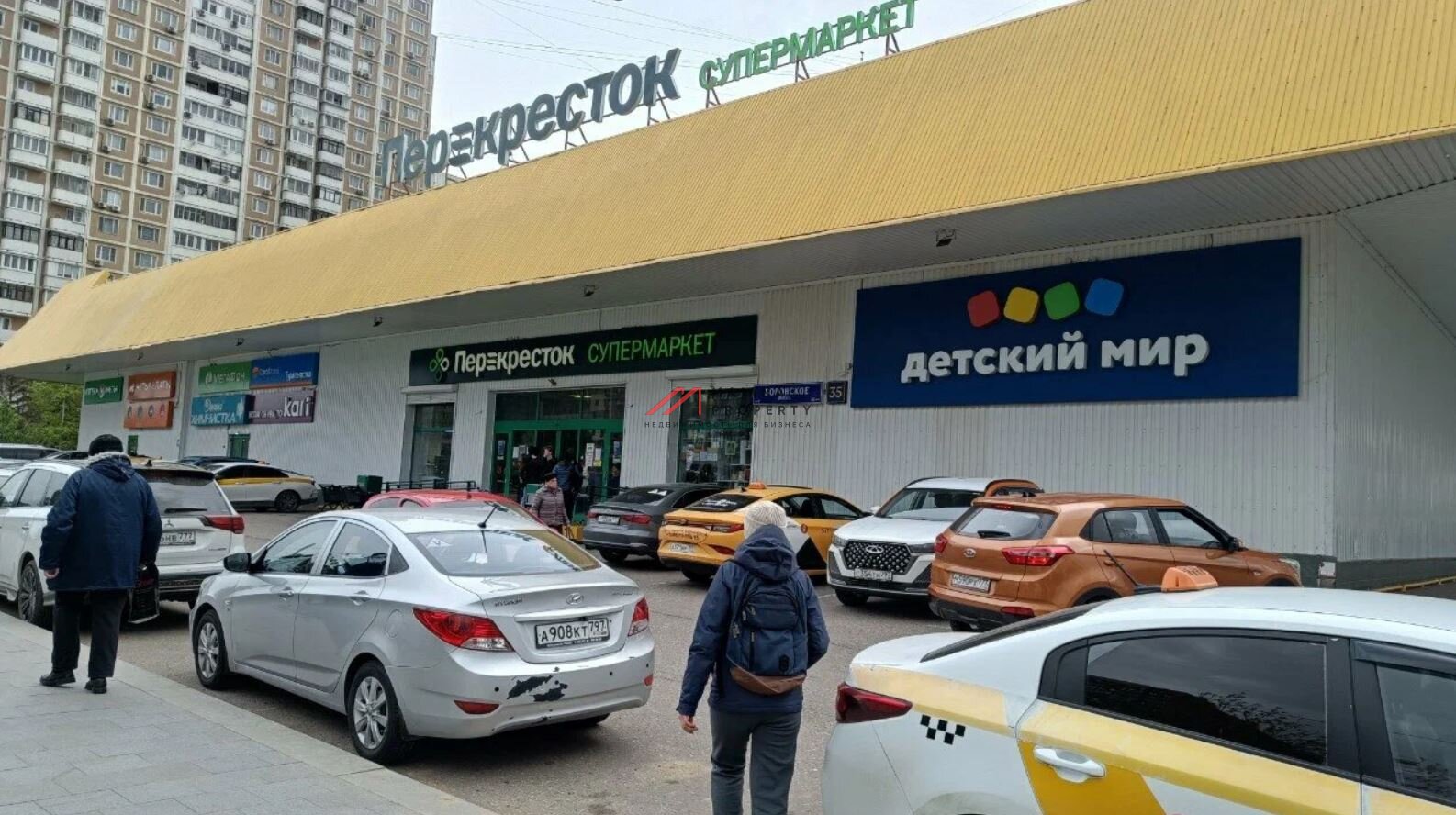 Продажа торгового центра "Петровский" у м. Новопеределкино