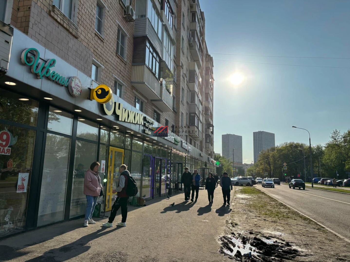 Продажа помещения с магазином "Чижик" на Лобненской улице