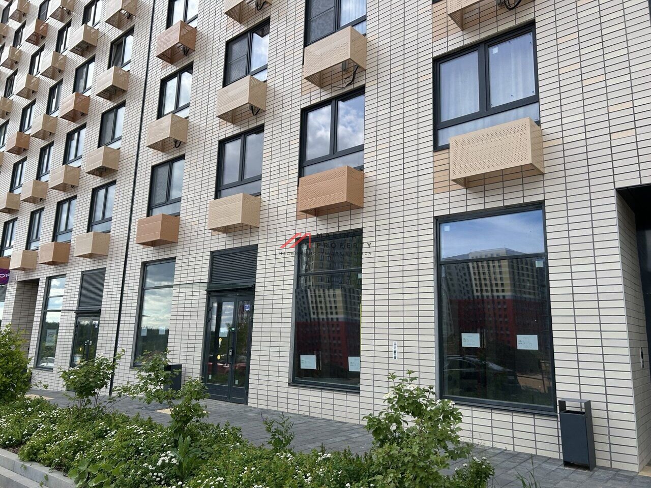 Продажа торгового помещения в ЖК "Середневский Лес" 