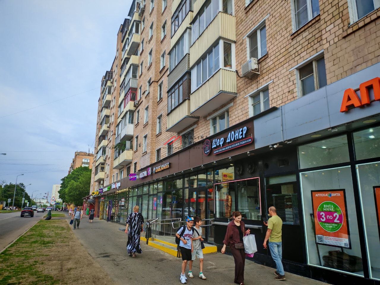 Продажа помещения с магазином Винлаб на Лобненской улице