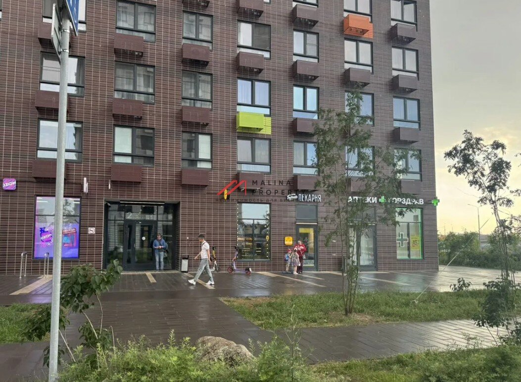 Продажа торгового помещения в ЖК "Бунинские луга"