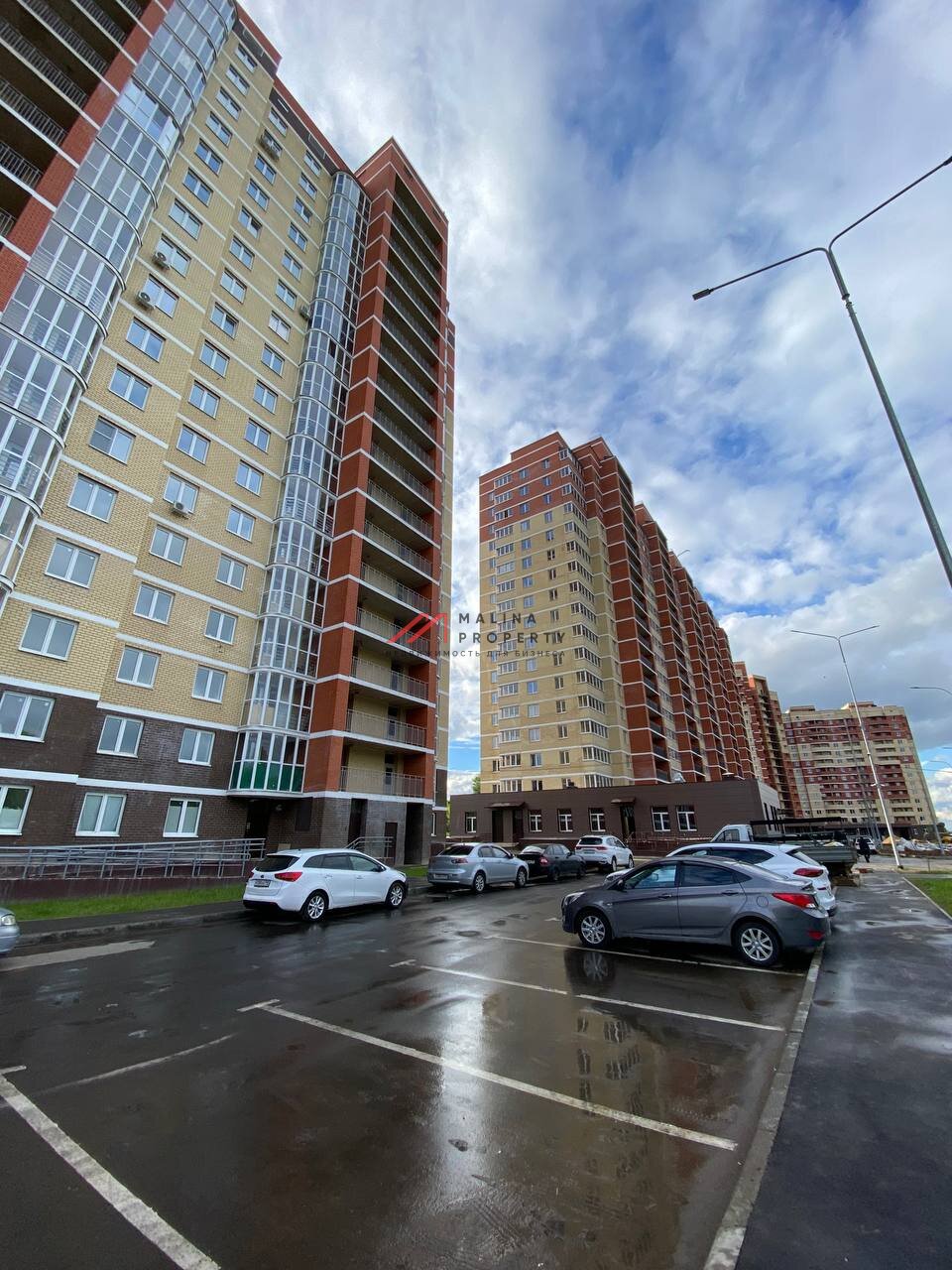 Продажа торгового помещения в ЖК "Оптима" 