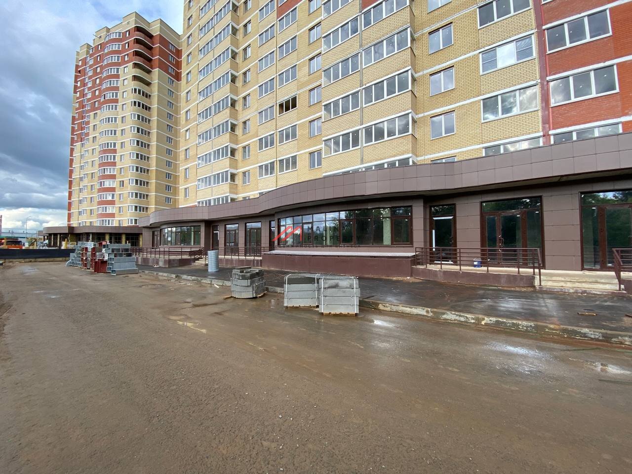 Продажа торгового помещения в ЖК "Оптима" 
