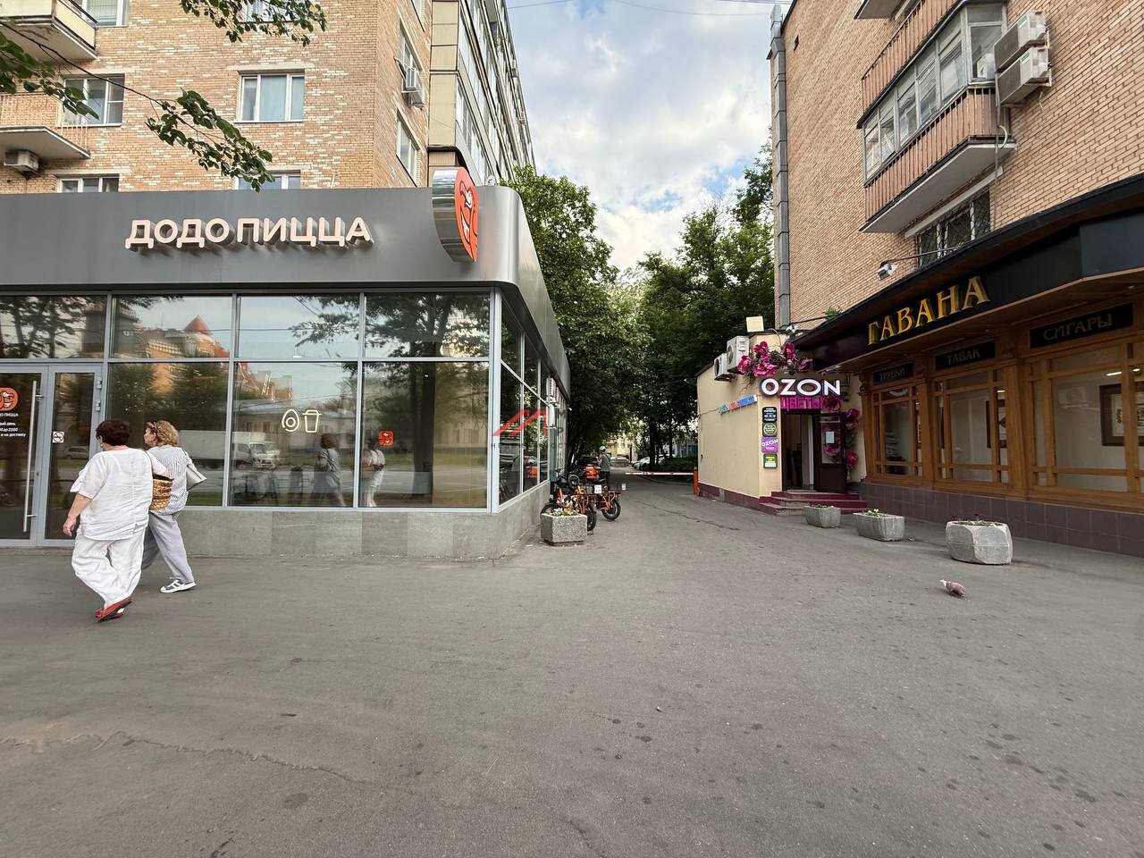 Продажа торгового помещения с сетевыми арендаторами 