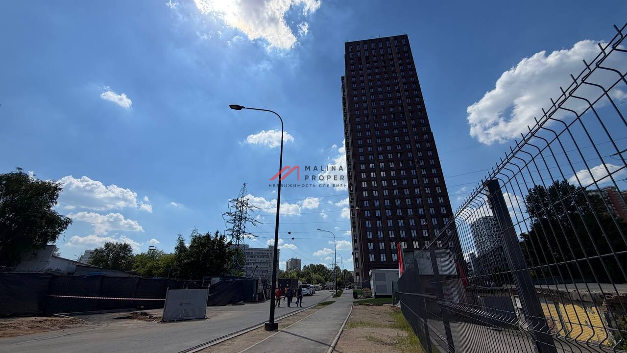 Продажа помещения в ЖК "Тwelve" c арендатором "Строительный магазин"