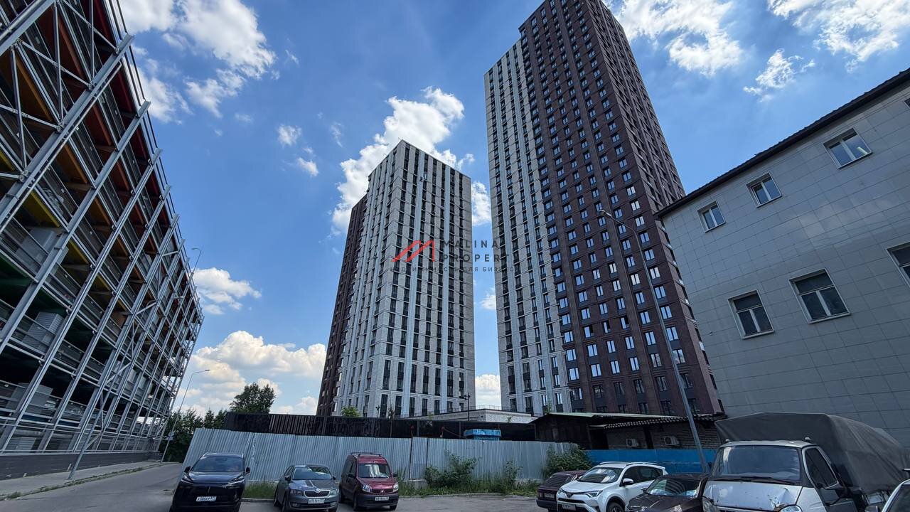 Продажа помещения в ЖК "Тwelve" c арендатором "Строительный магазин"