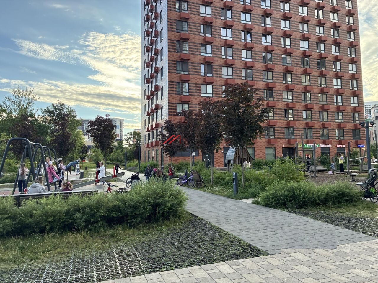 Продажа торгового помещения с арендатором аптека 