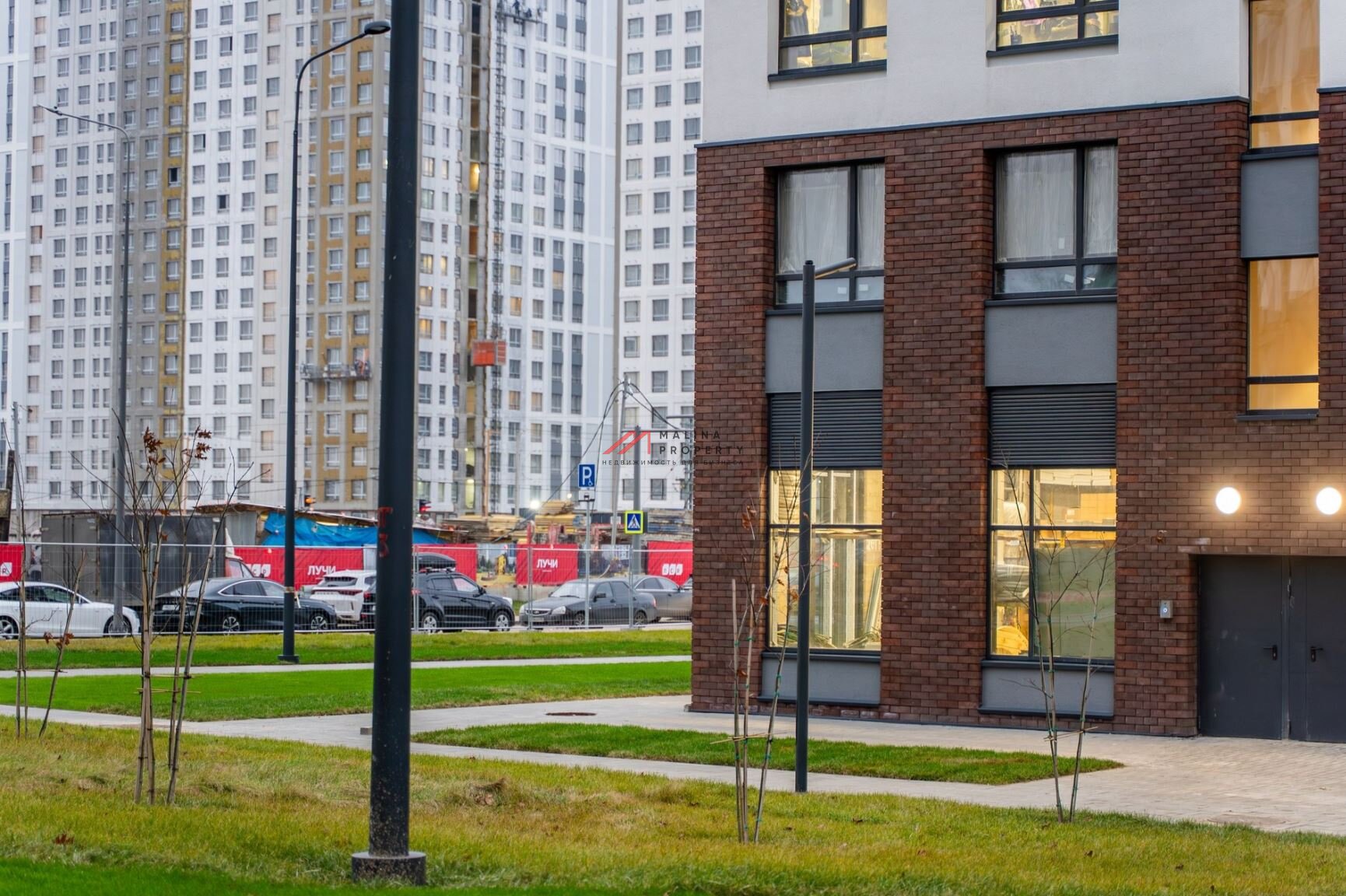 Продажа помещения с арендатором "Строймаг" в ЖК Лучи