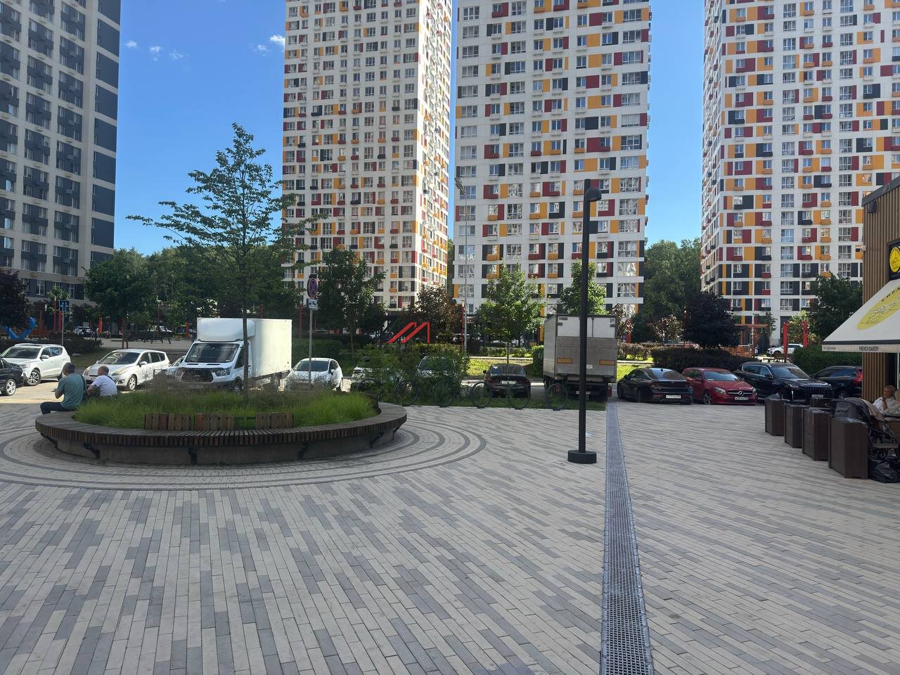 Продажа помещения с арендатором в центре ЖК "Спутник"
