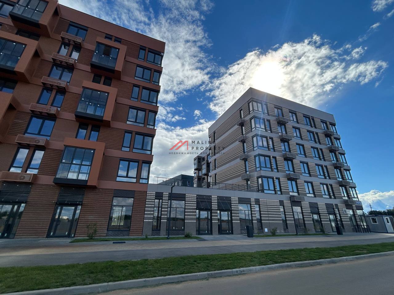 Продажа помещения с арендаторами в ЖК "Квартал Западный"