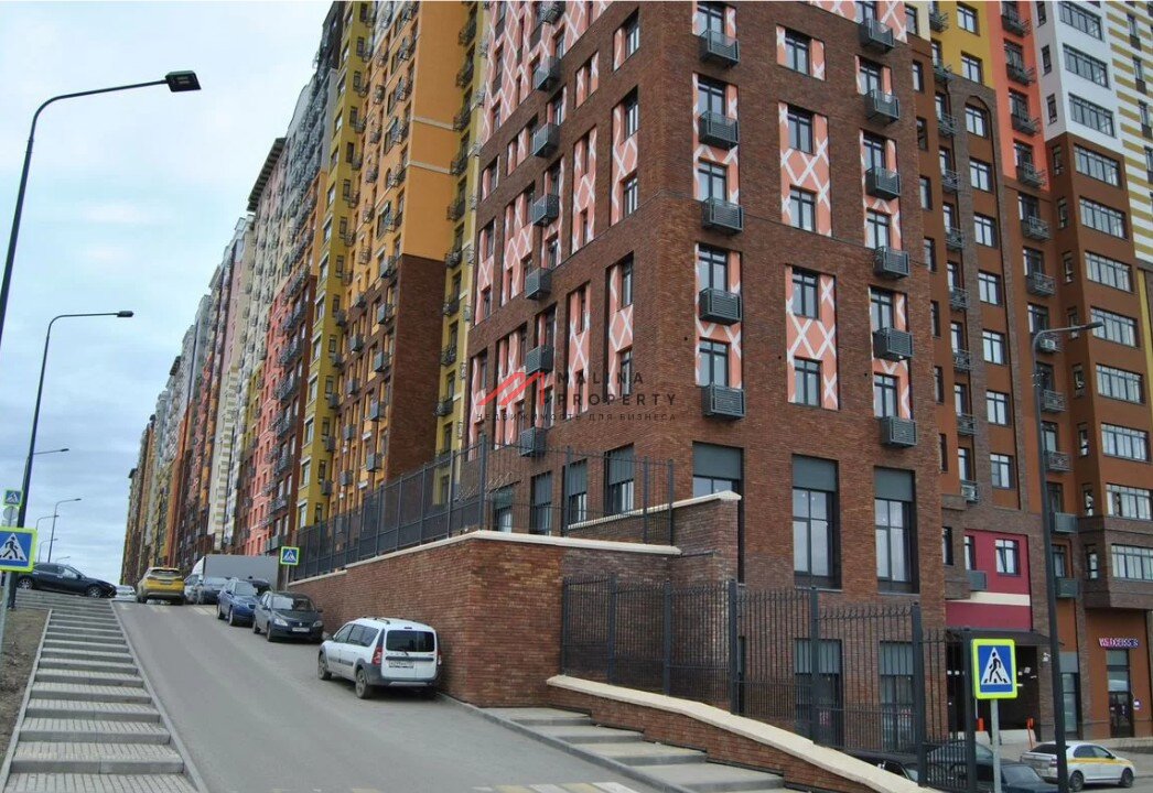 Продажа торгового помещения в ЖК "Римский"