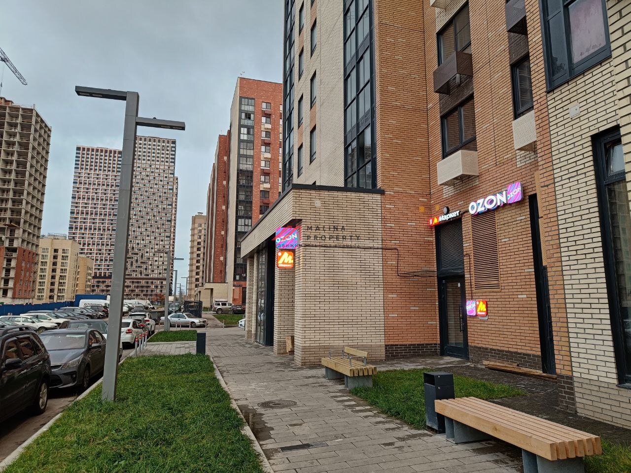 Продажа помещения рядом с метро Локомотив в новом доме