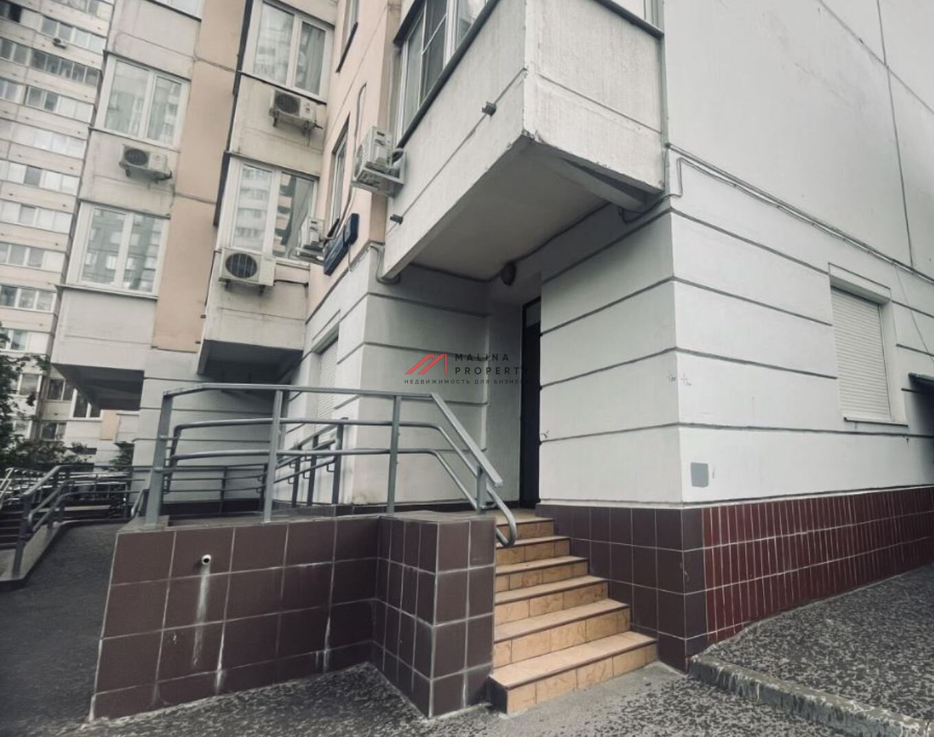 Продажа коммерческого помещения на ул. Академика Анохина