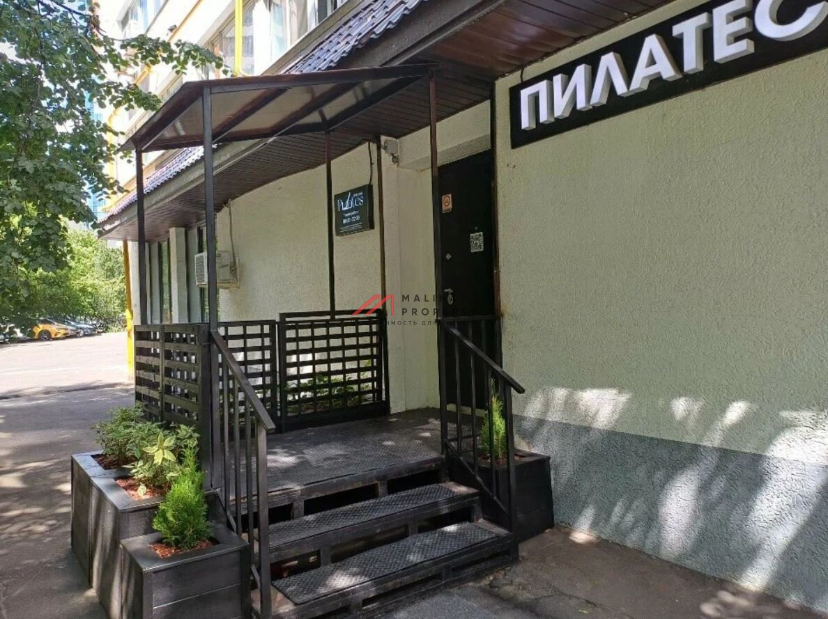 Продажа помещения с арендаторами на Ленинском проспекте