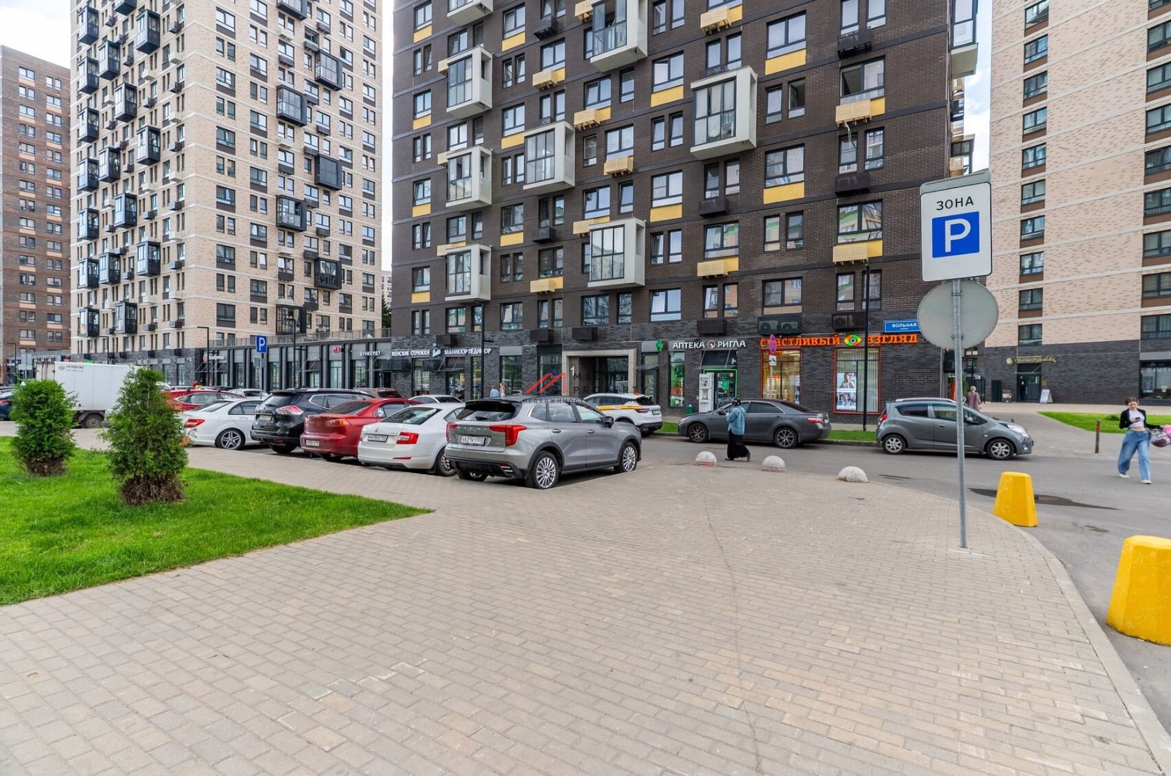 Продажа помещения с арендаторами в "ЖК Большое Путилково" 