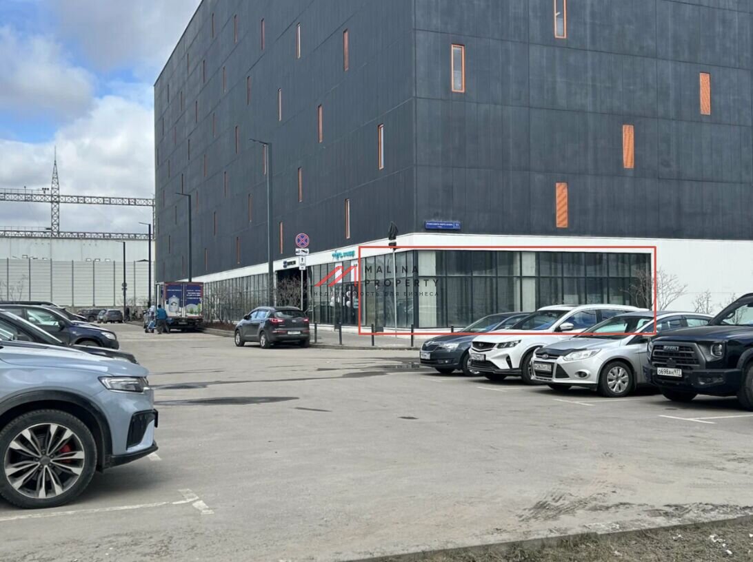 Продажа торгового помещения в здании паркинга 