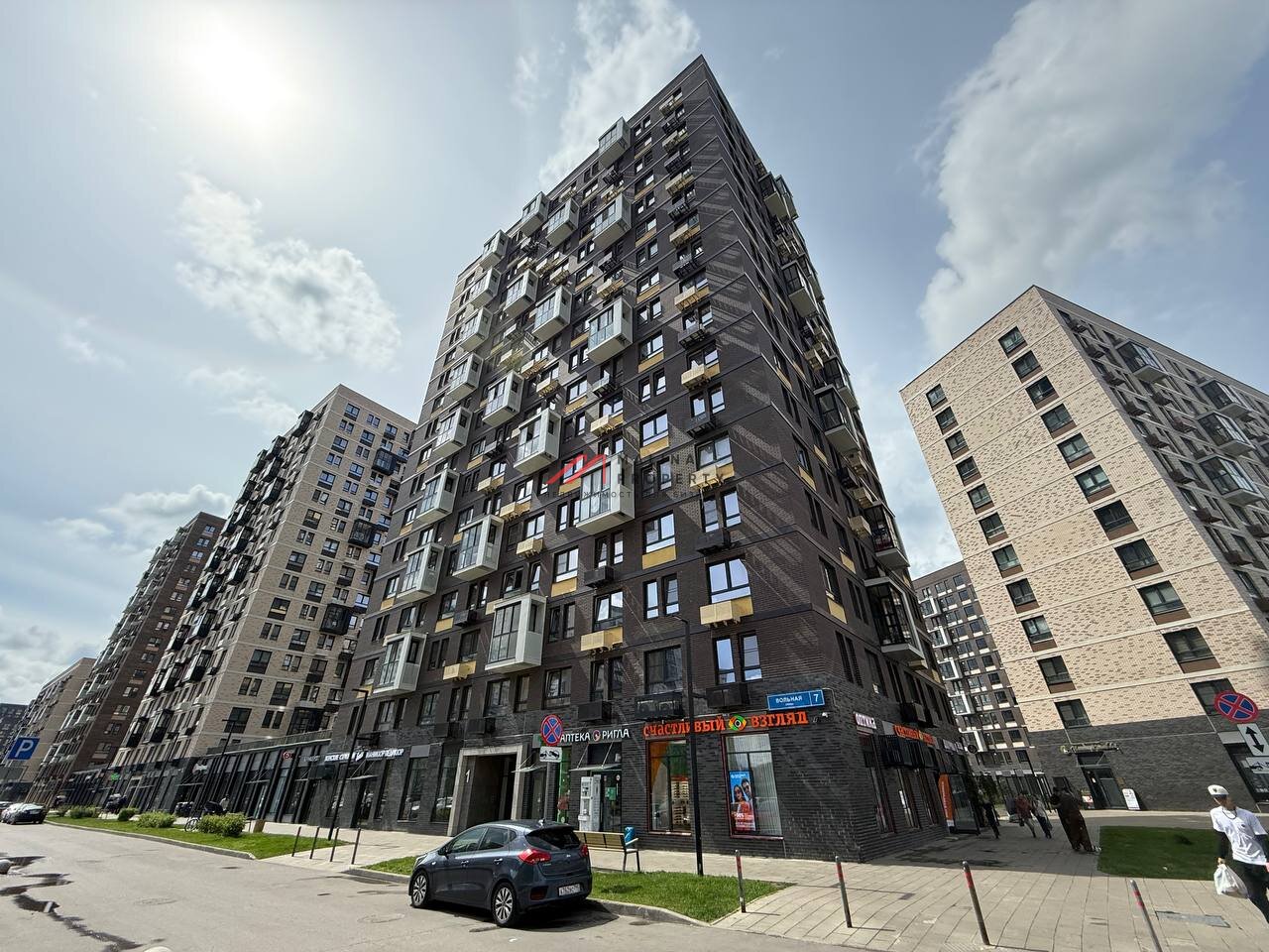 Продажа помещения с арендаторами в "ЖК Большое Путилково" 