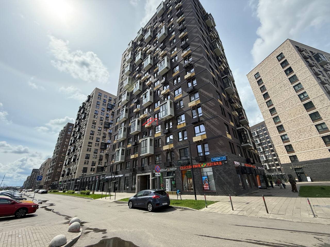 Продажа помещения с арендаторами в "ЖК Большое Путилково" 