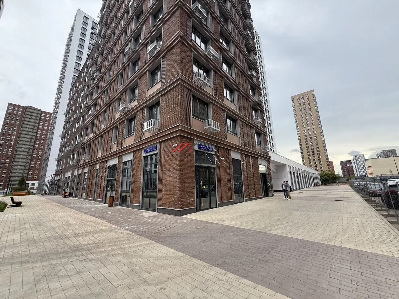Продажа торгового помещения в ЖК "Сиреневый парк" 