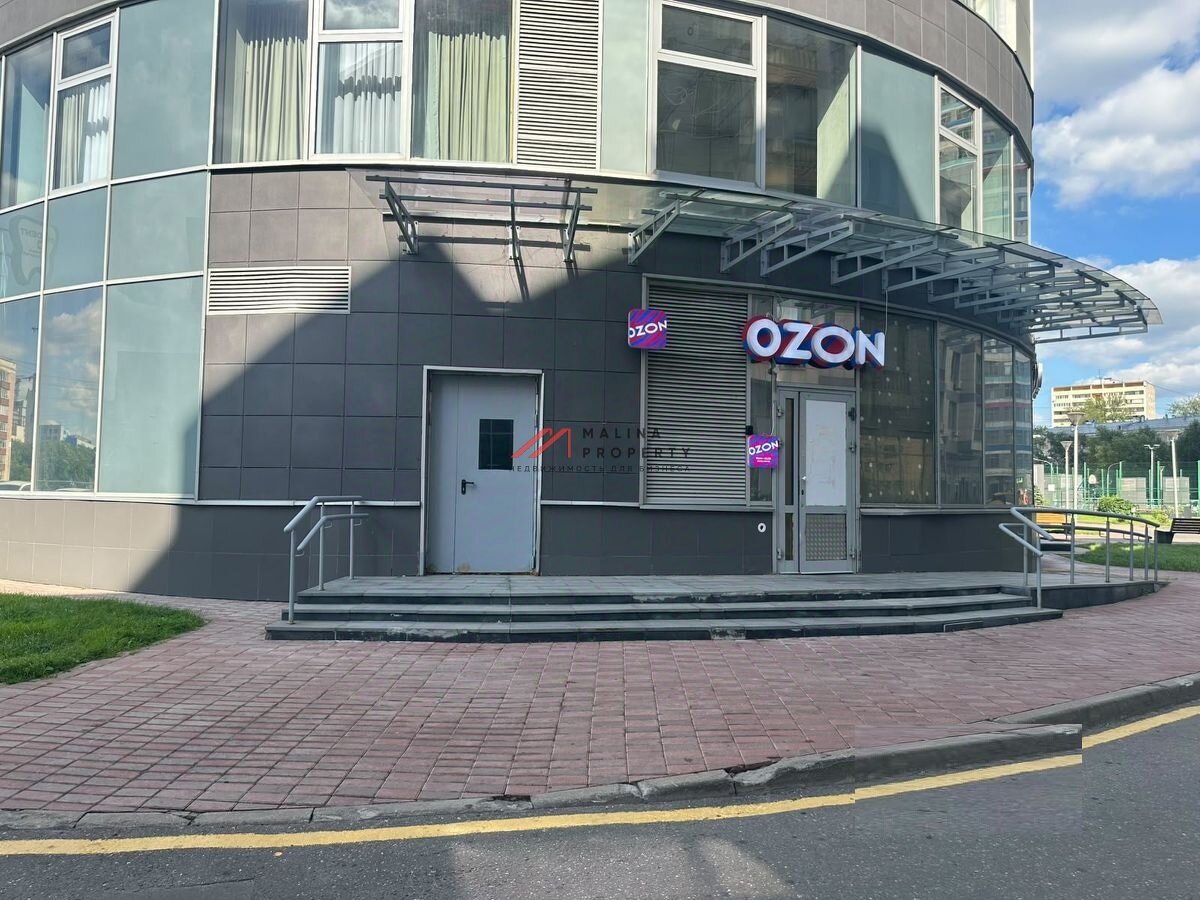 Продажа торгового помещения в ЖК "Триколор" 