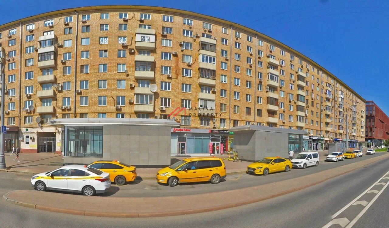 Аренда торгового помещения на выходе из метро Сокол 