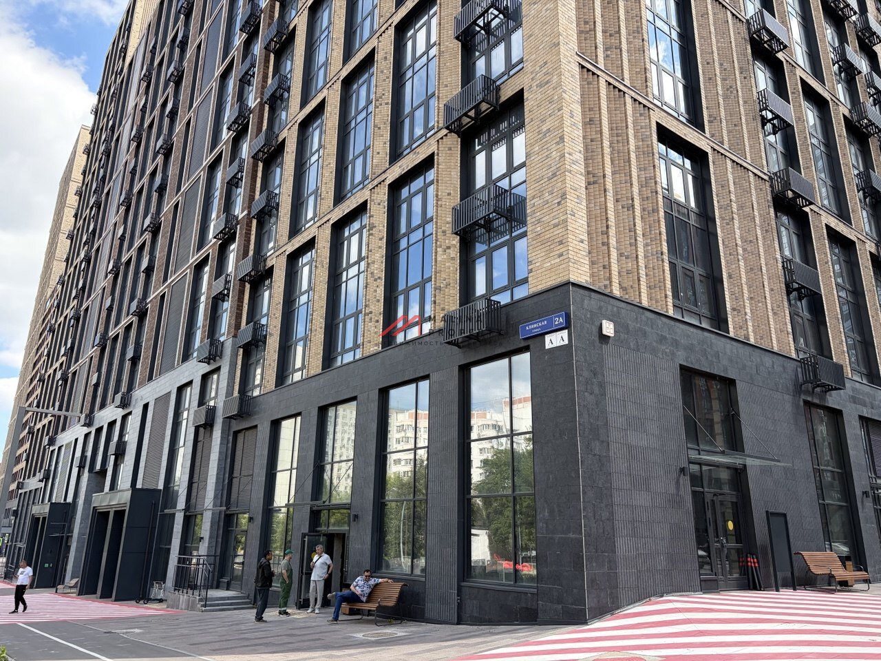 Продажа помещения с арендаторами "Горздрав" и "Britva"