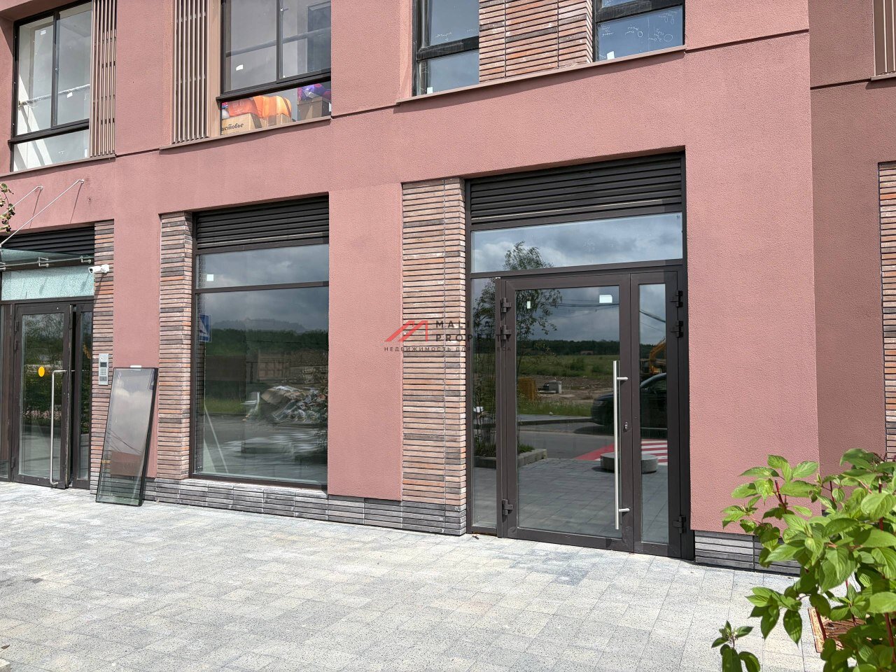 Продажа помещения с арендаторами  в ЖК "Новое Летово"