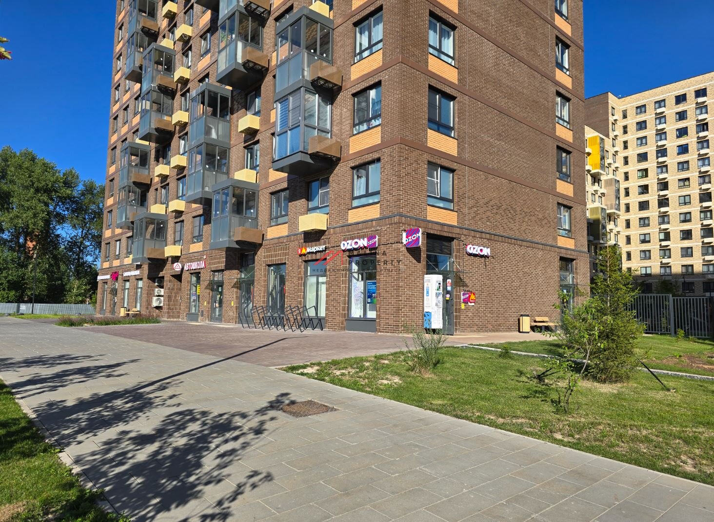 Продажа торгового помещения в ЖК "Алхимово"