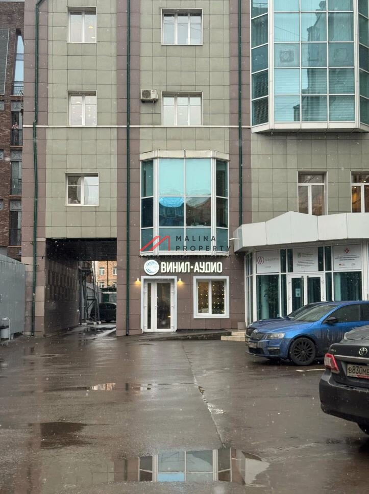 Продажа торгового помещения с арендатором на Новослободской