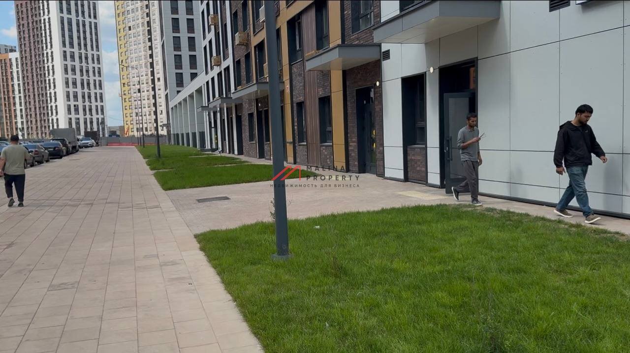 Продажа помещения с арендатором в ЖК "Эко Бунино" 