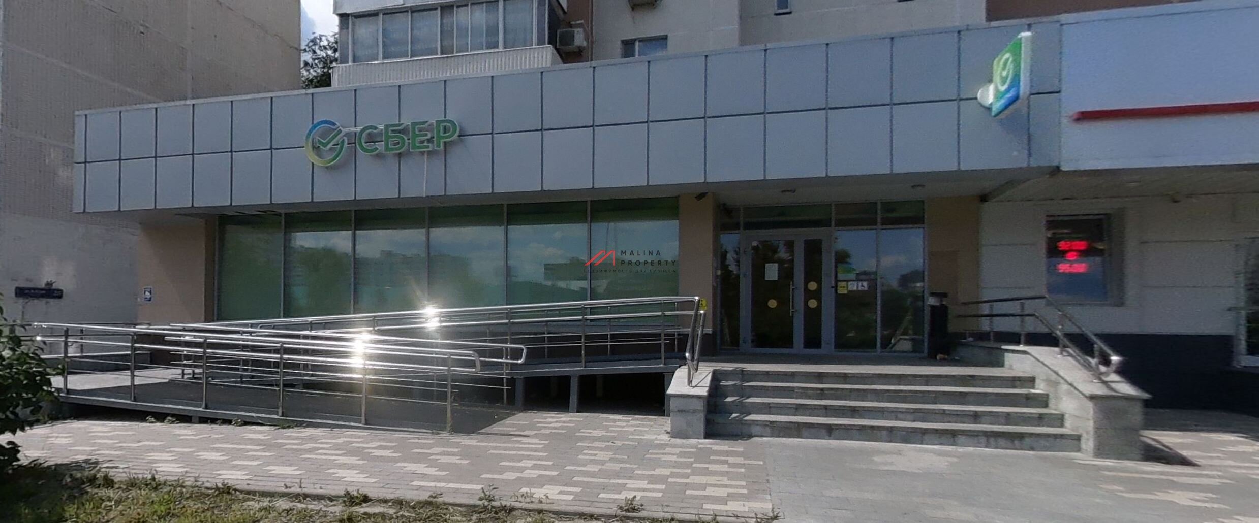 Продажа торгового помещения на пр. Дежнева