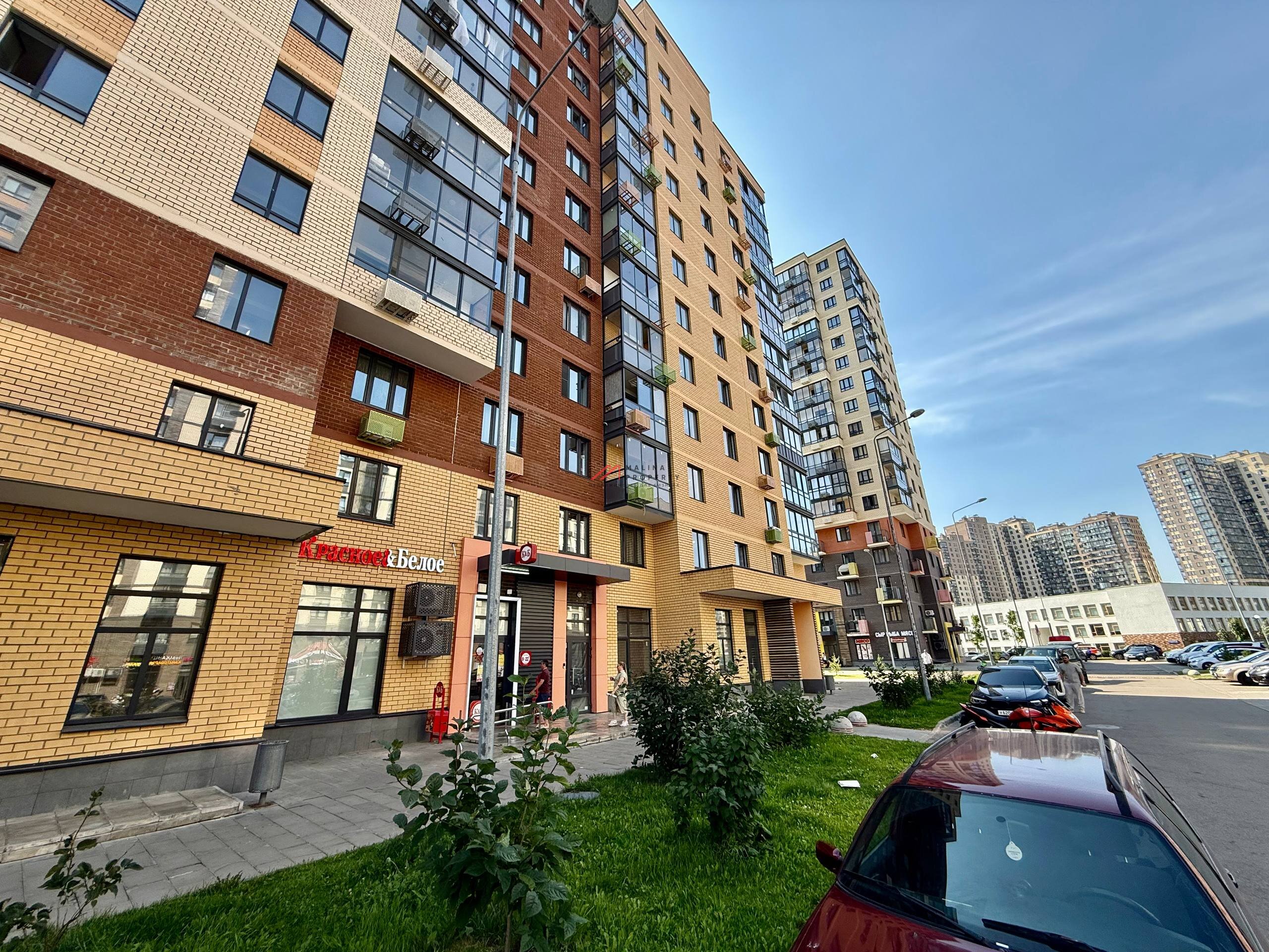 Продажа торгового помещения с арендатором Красное и Белое 