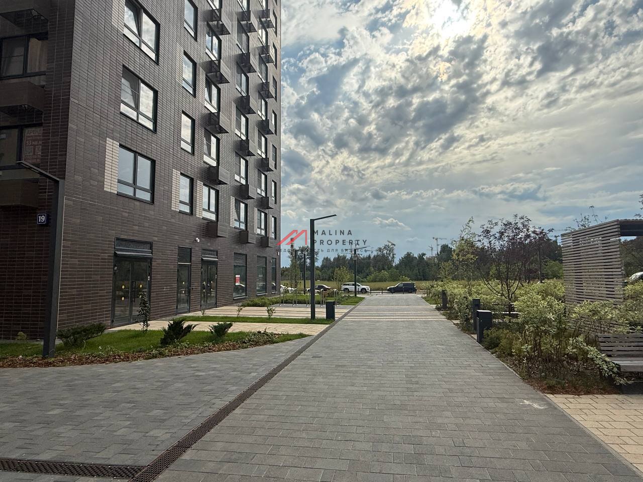 Продажа торгового помещения в ЖК "Ильинские луга" 