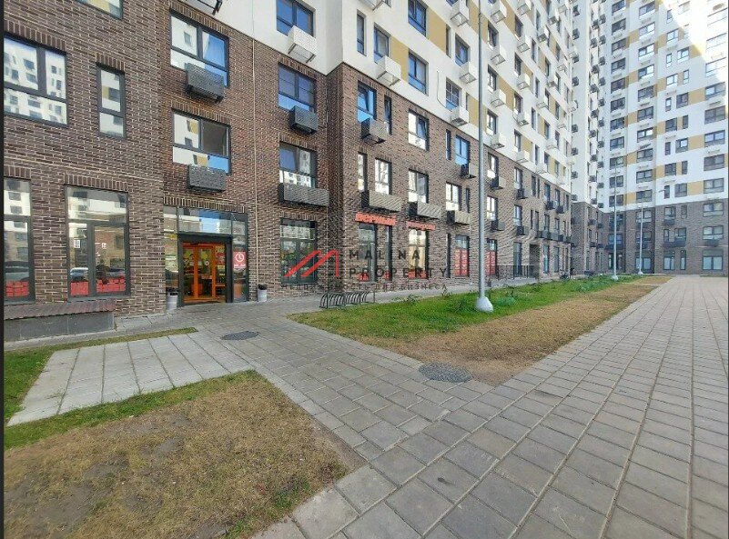 Продажа торгового помещения с супермаркетом Верный