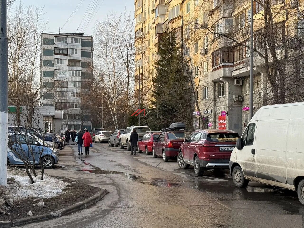 Продажа помещения с арендаторами рядом с метро Отрадное 