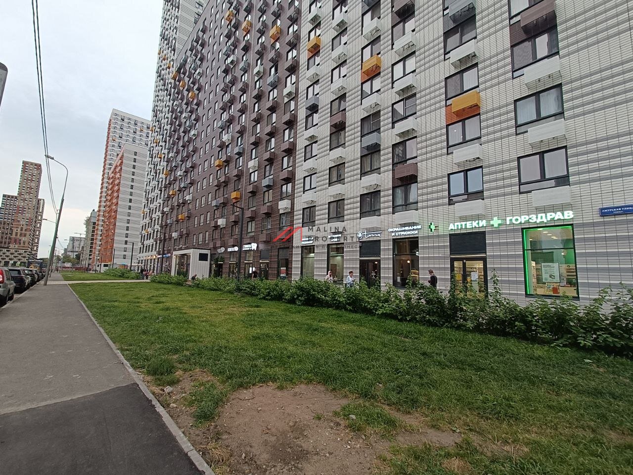 Аренда торгового помещения в ЖК "Амурский парк" 