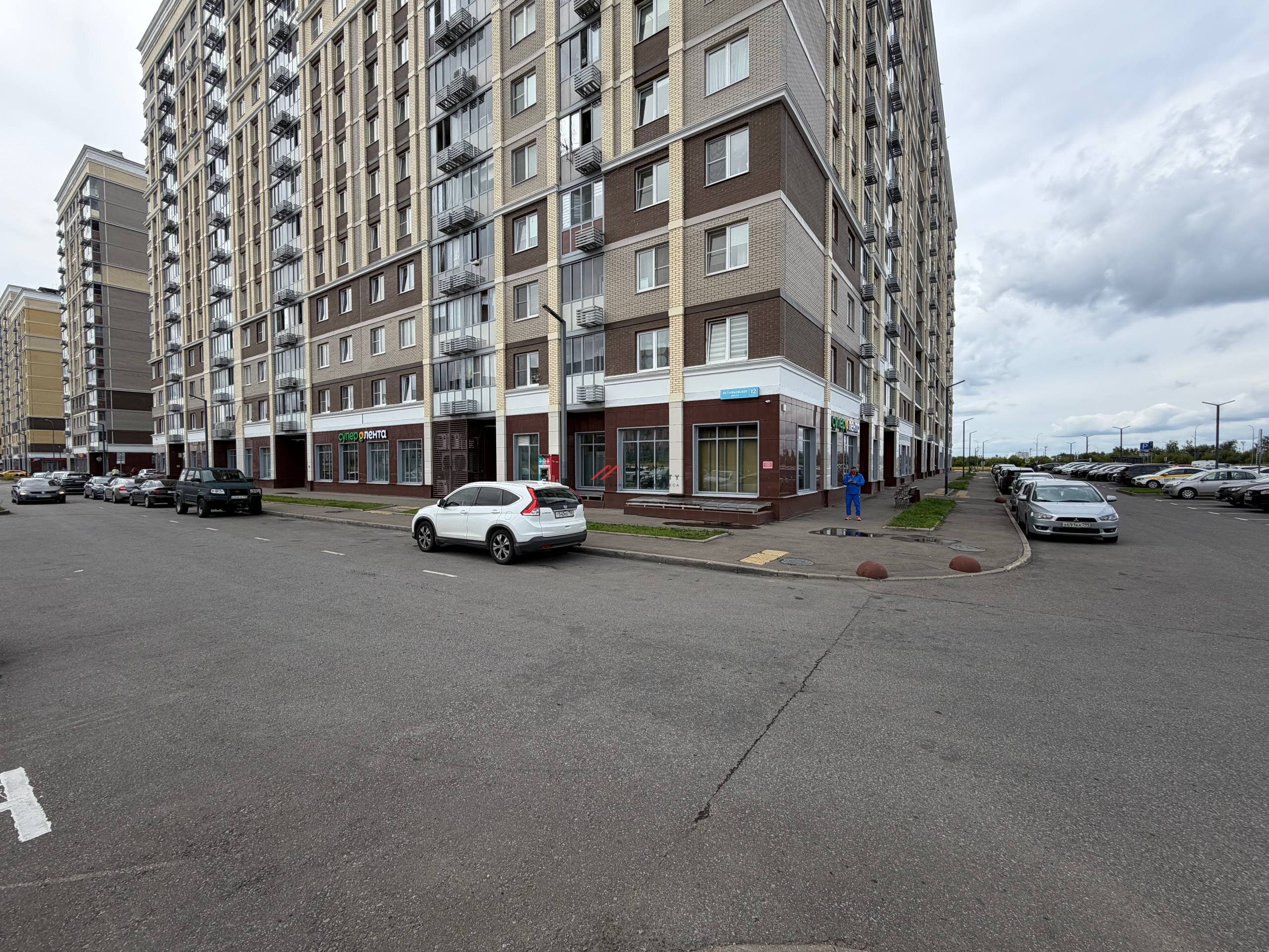 Продажа коммерческого помещения с супермаркетом Лента