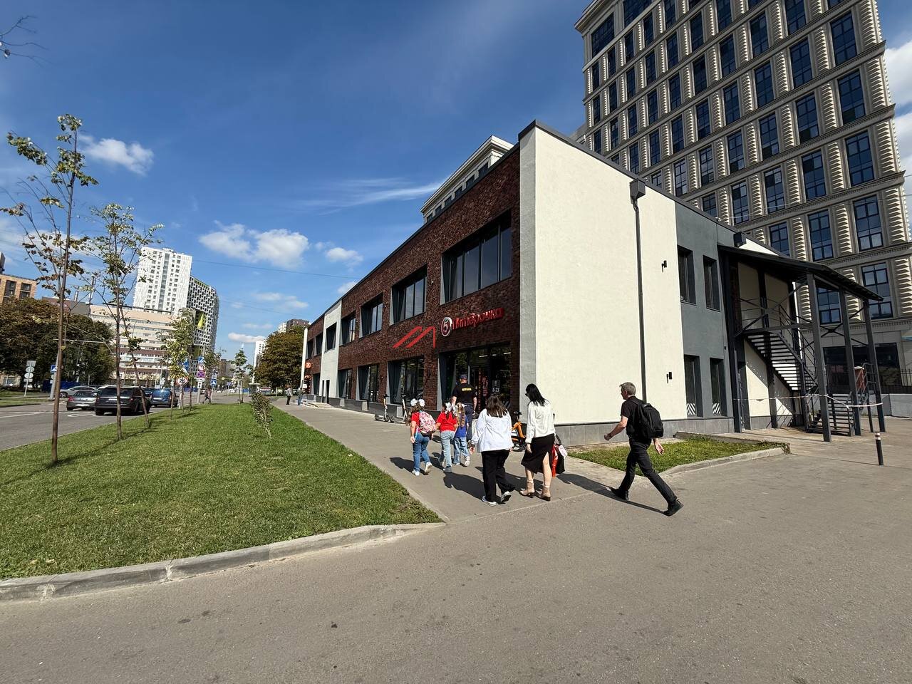 Продажа торгового помещения с супермаркетом Пятерочка
