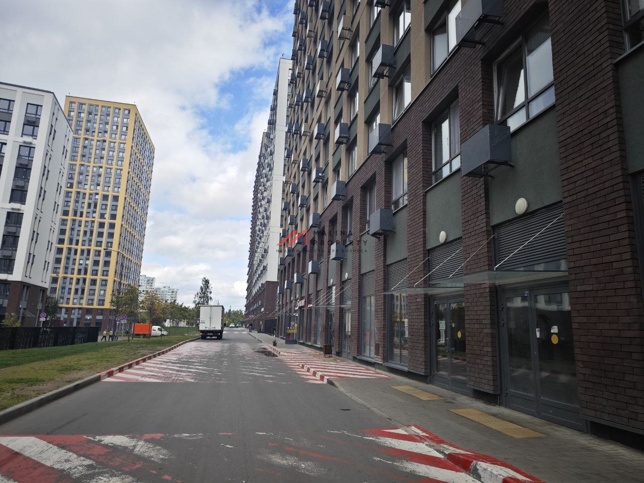 Продажа торгового помещения в ЖК Лучи-2