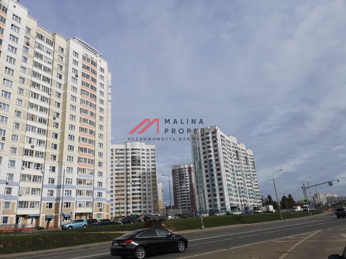 Аренда торгового помещения на Александры Монаховой