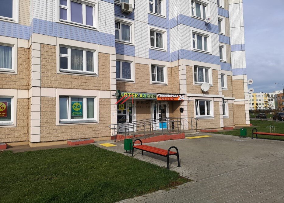 Аренда торгового помещения на Александры Монаховой