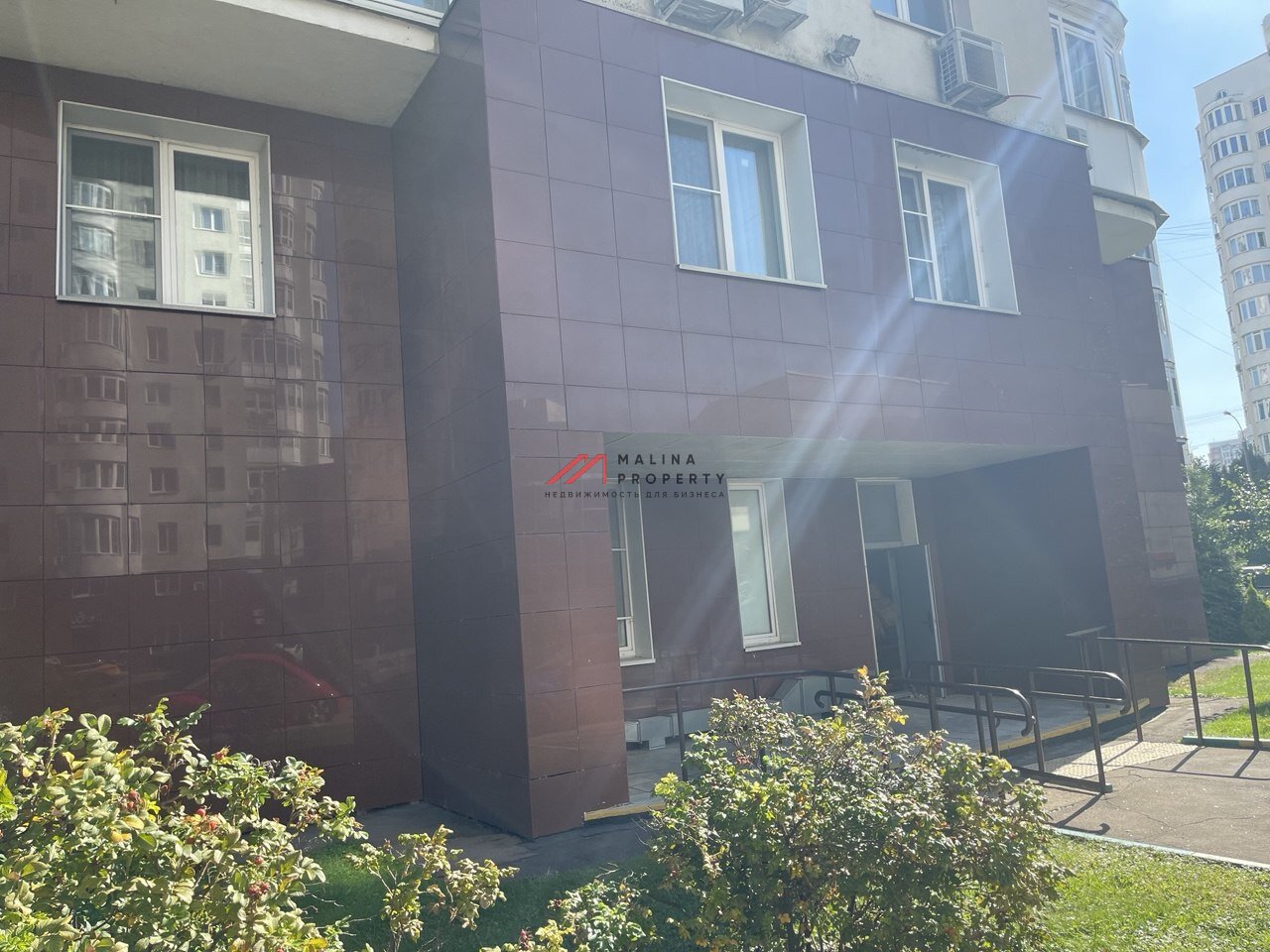 Продажа нежилого помещения с арендатором