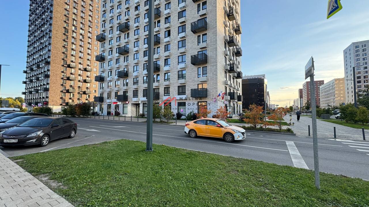 Продажа помещения с арендатором "Красное белое"