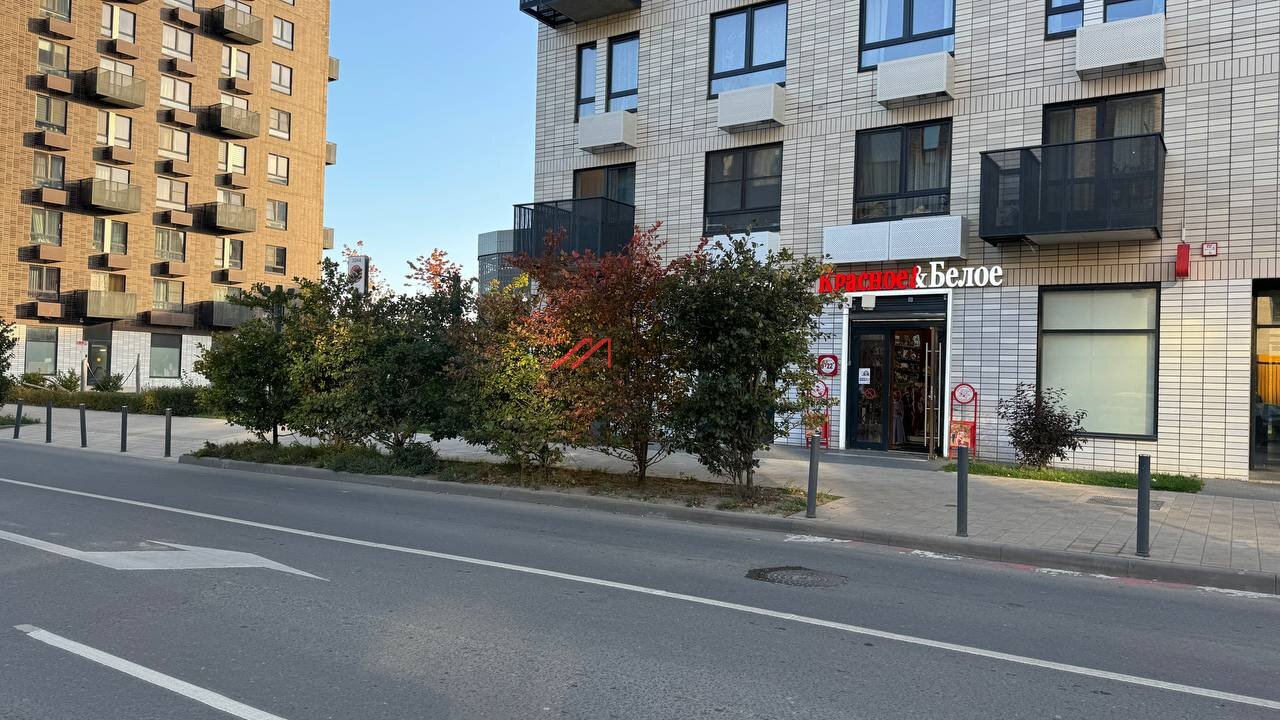 Продажа помещения с арендатором "Красное белое"