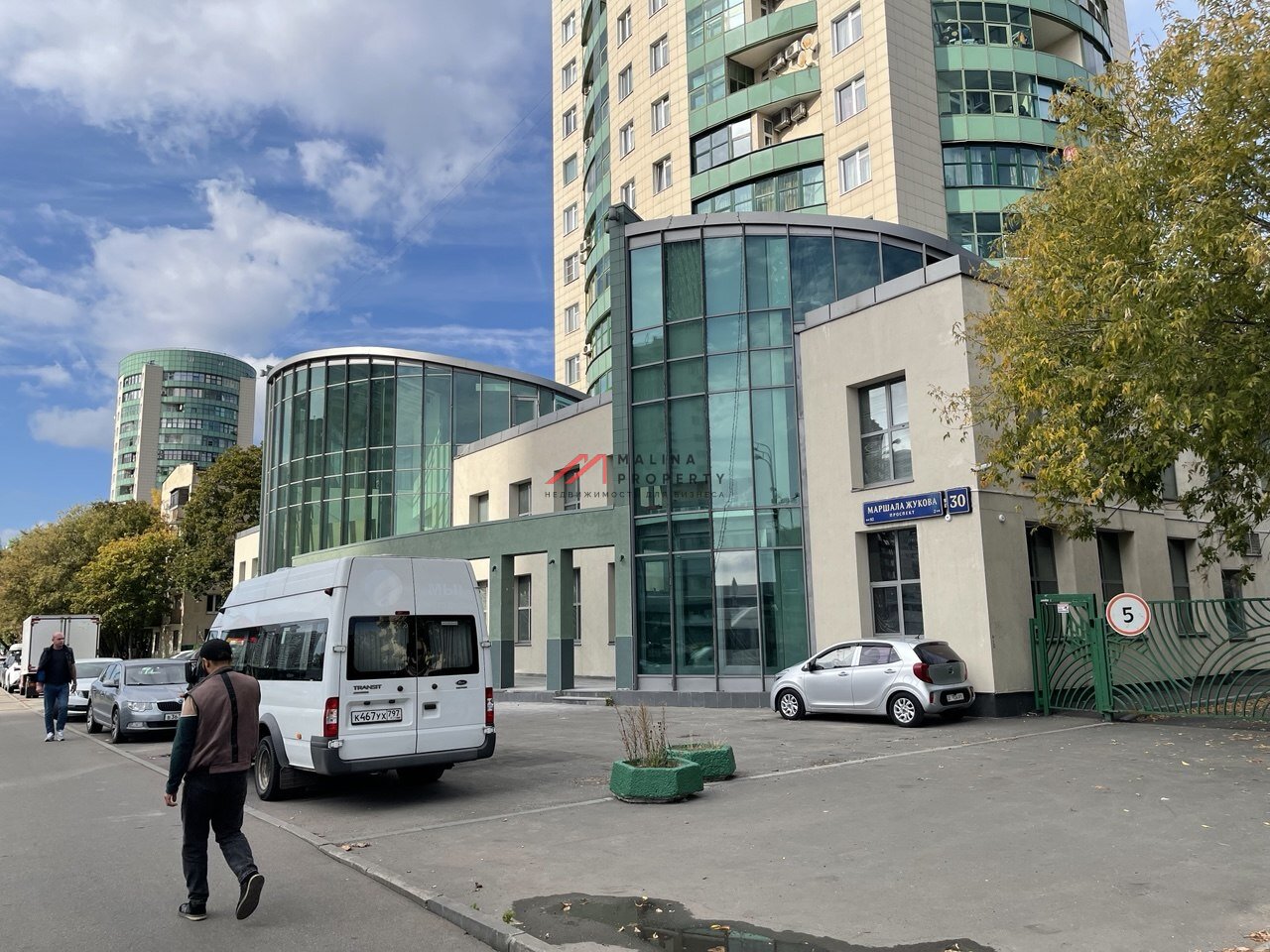 Продажа торгового помещения с арендатором СМ-Клиника. Окупаемость 8,7 лет.